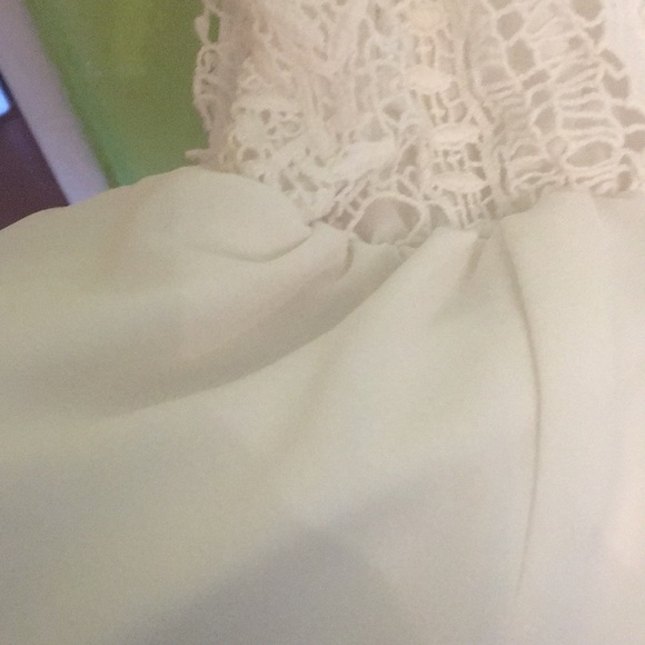 White dress - Picture 7 of 7